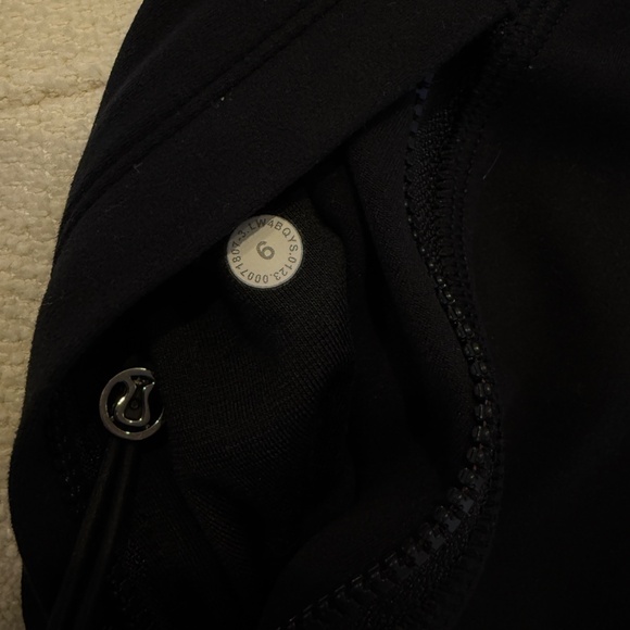 Lululemon Define Hooded Jacket — Nulu Fabric - Picture 3 of 5